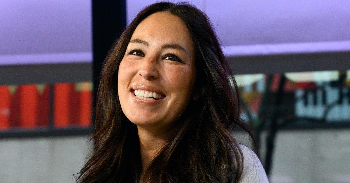 Joanna Gaines Puzzles 'Fixer Upper' Fans After Sharing the 'Weirdest' Post