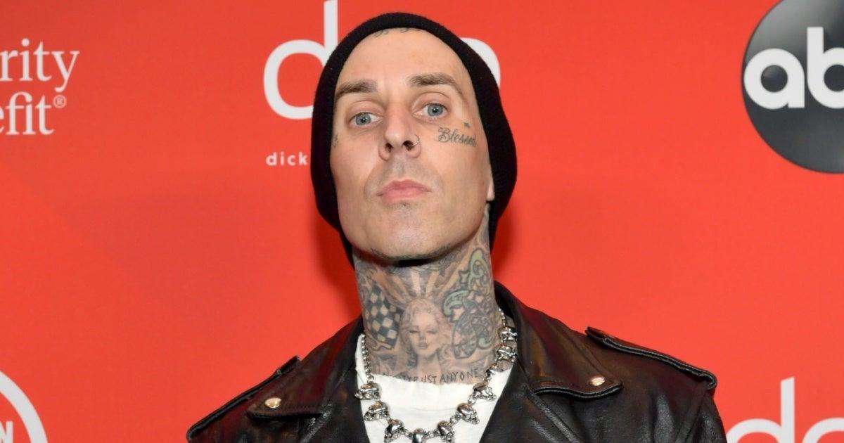 Travis Barker Gets Kourtney Kardashian's Lips Tattooed on His Arm(02)