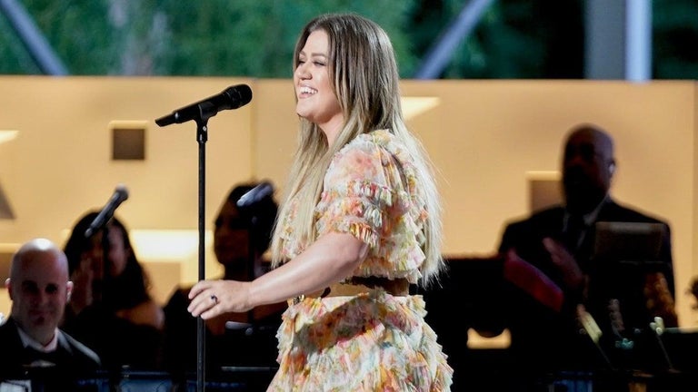 Kelly Clarkson Fans Are Convinced She Changed Song Lyric to Be About Her Ex-Husband