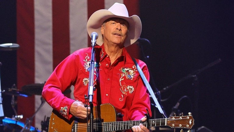 Alan Jackson Not Dead, Hoax Spreads on Facebook and Scares Fans