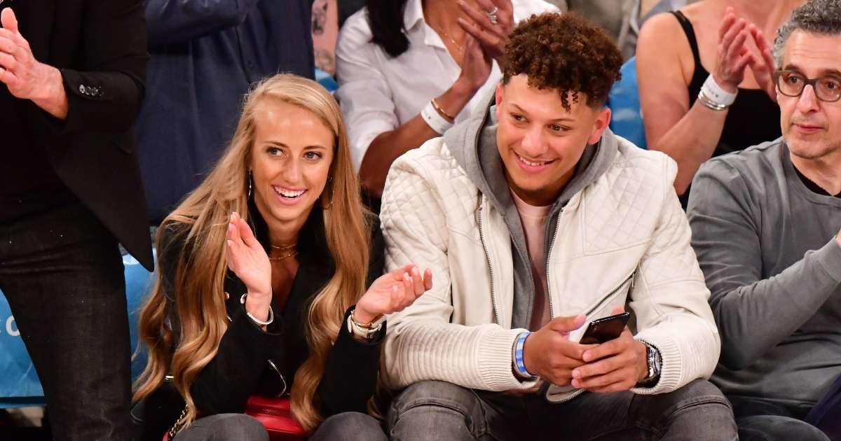 Patrick Mahomes posts 1st photos of daughter's face