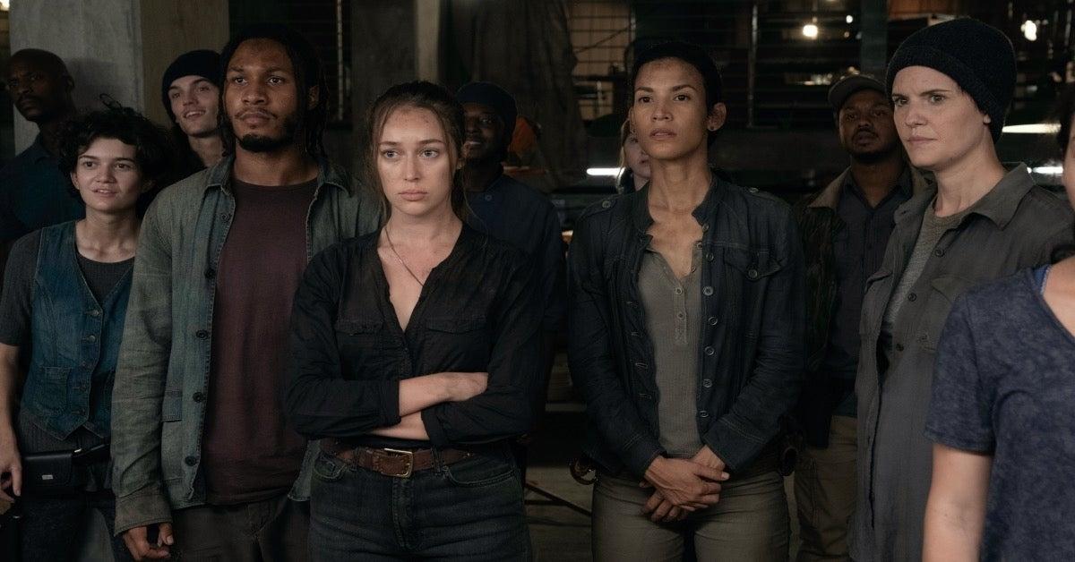 Fear the Walking Dead Twist: A Family Reunion With a Believed Dead ...