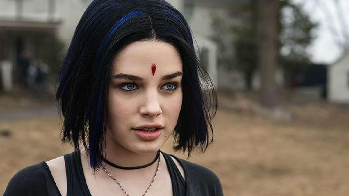 Get Ready for DC Titans Season 3 - Teagan Croft as Rachel Roth (Raven)