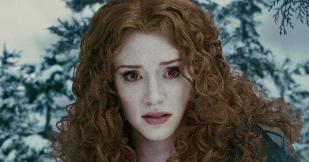 Bryce Dallas Howard Celebrates Twilight Being on Netflix, Gushes Over  Edward Cullen