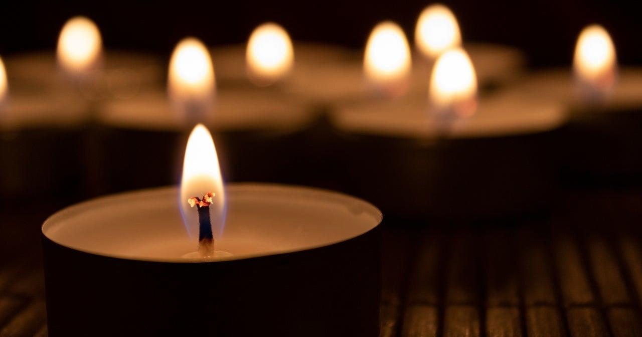 getty-images-candles-remembering-death-20111727