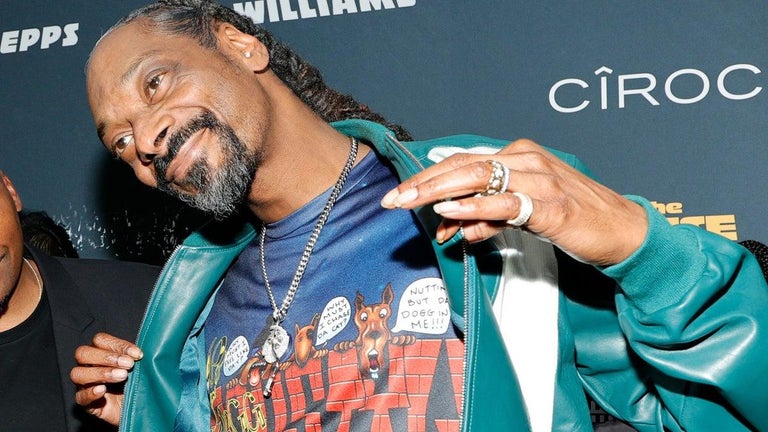 Snoop Dogg Mispronounces Ben Affleck's Name While Announcing Golden Globe 2022 Nominees: 'Sorry, Ben'