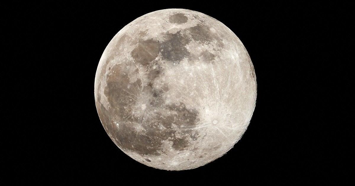 full-moon-getty-images-20112487.jpg
