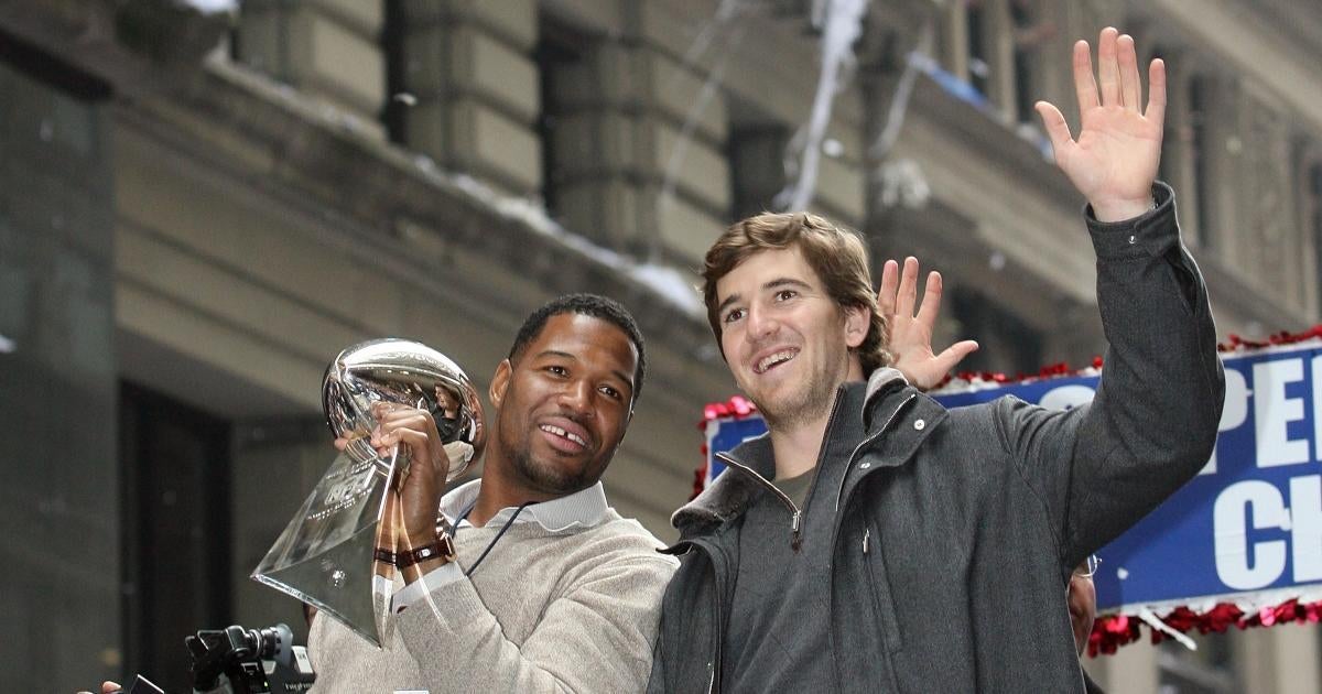 eli-manning-surprises-michael-strahan-live-good-morning-america-giants-jersey-retired
