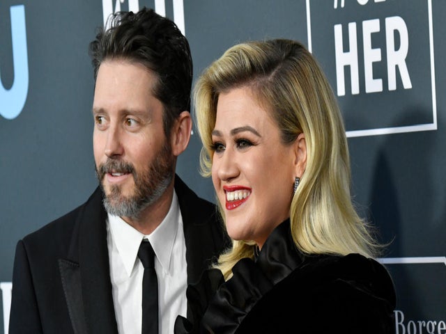 Kelly Clarkson's Ex Brandon Blackstock Is Reportedly Still a 'Thorn' in Her Side