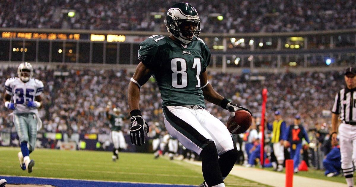 Terrell Owens reignites feud with Donovan McNabb, says he wants to 'knock  the Chunky Soup' out of former QB 