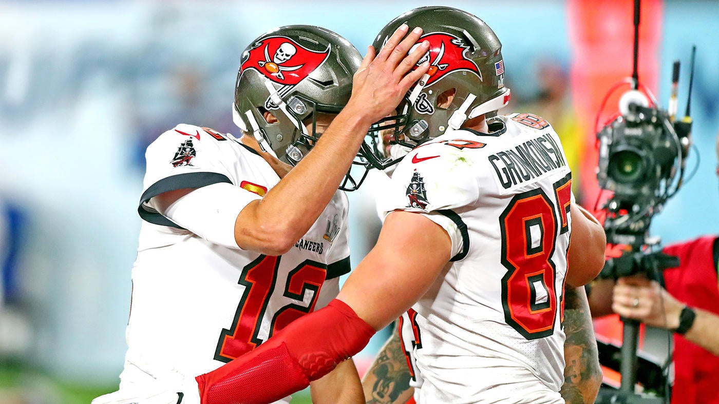 tom-brady-rob-gronkowski-buccaneers.jpg