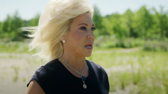 theresa-caputo-longislandmedium-911