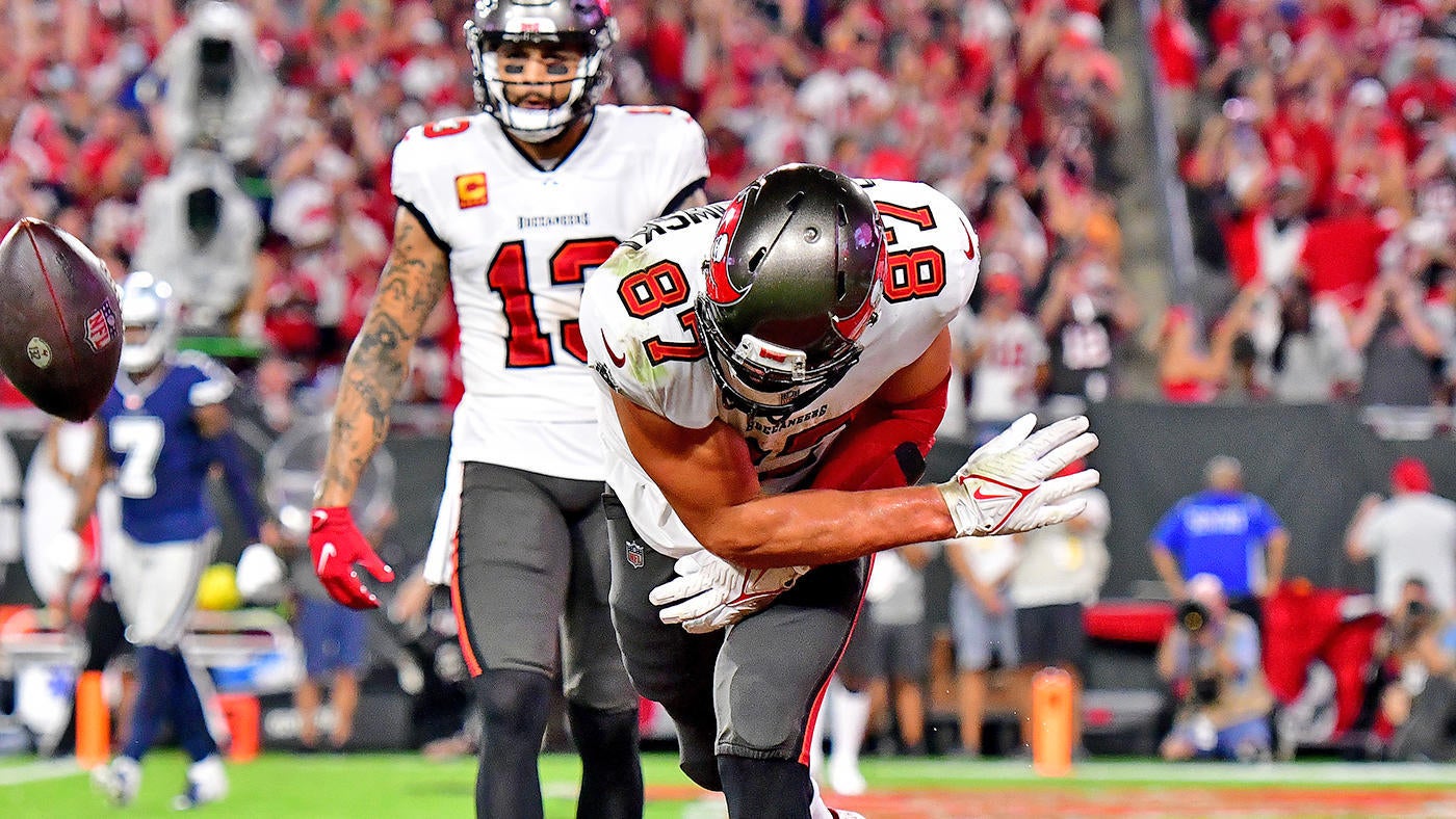 rob-gronkowski-buccaneers.jpg