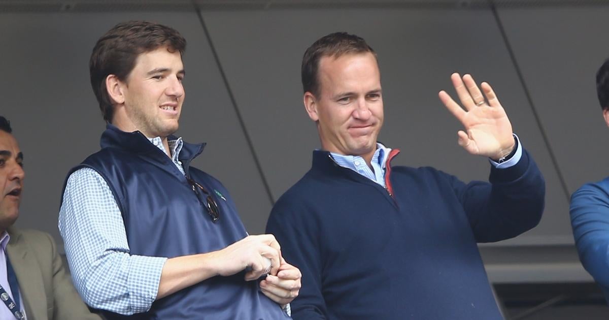 NFL Fans Praise Peyton and Eli Manning After First 'Monday Night