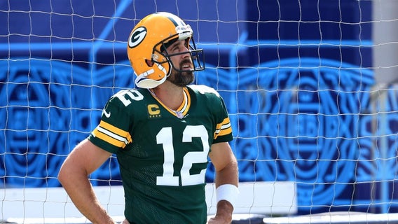 aaron-rodgers-jeopardy-speculation-ramps-up-lackluster-game
