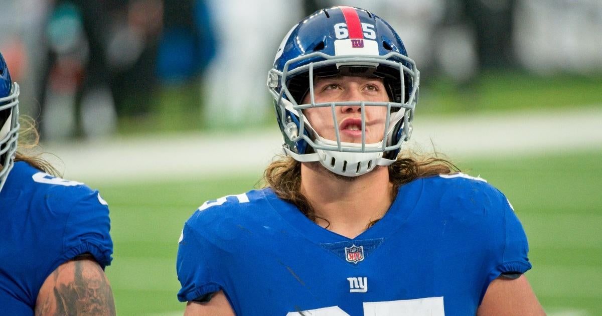 new-york-giants-offensive-suffers-gruesome-leg-injury-thursday-night-game-washington