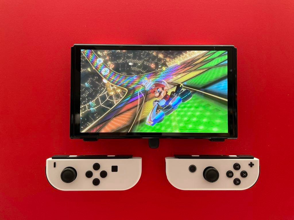 switch-oled-2.jpg switch-oled-2.jpg