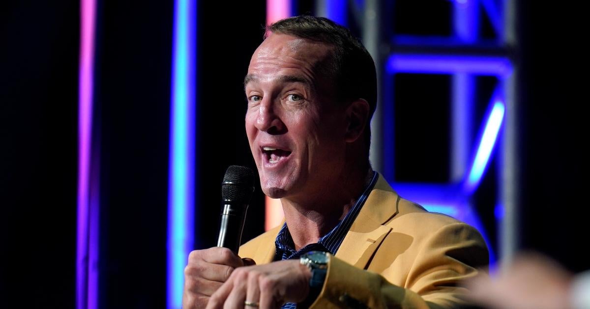 Peyton Manning takes shot at Patriots during 'Monday Night