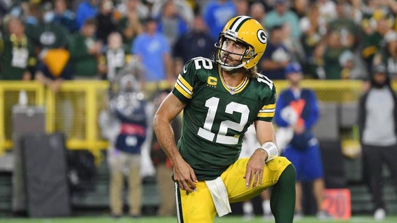 aaron-rodgers-blasts-critcism-packers-performance-engagement-shailene-woodley