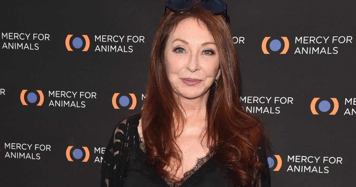 Elvira Comes Out Cassandra Peterson Reveals Shes Secretly Been In