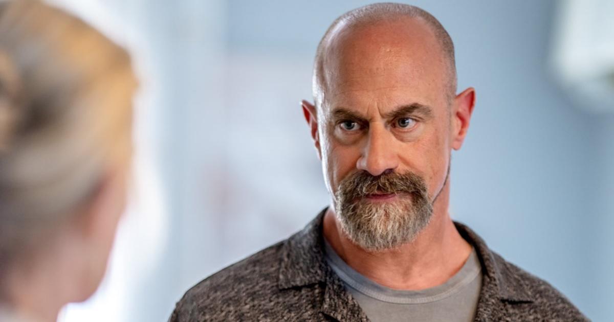 Law Order Organized Crime Reveals Stabler S New Look During   Stabler Law And Order Oc Premiere Season 2 Nbc 