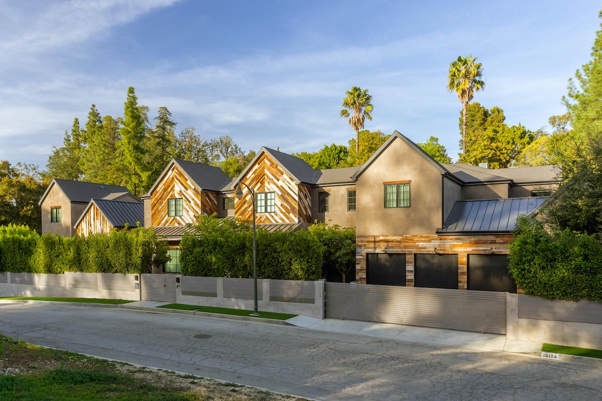 kelly-clarkson-encino-mansion.jpg