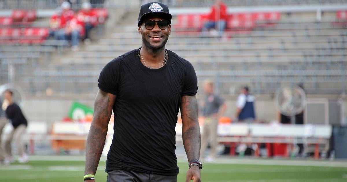 LeBron James Talks to Eli, Peyton Manning About Almost Playing in NFL