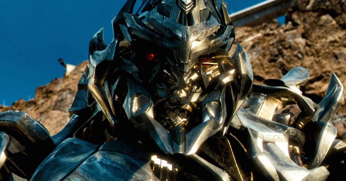 Transformers Megatron Actor at Theme Park Goes Viral For Roasting Guests