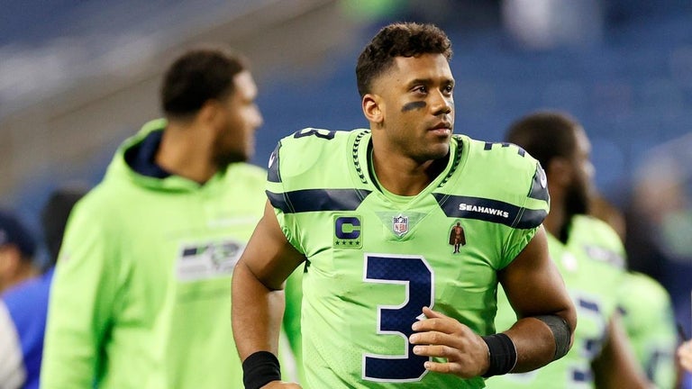Russell Wilson Gets Grim News on Finger Injury