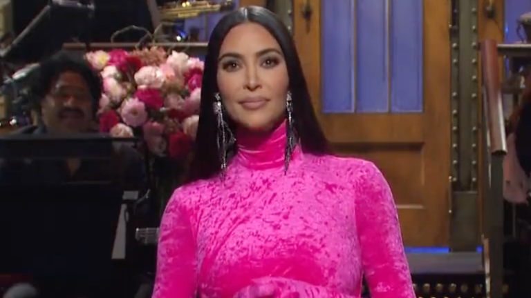 'SNL': Kim Kardashian Roasts Kanye West and Her Siblings in Opening Monologue