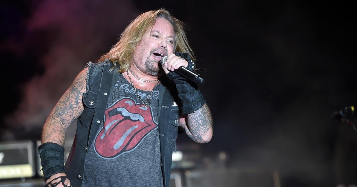 Motley Crue's Vince Neil Gives Recovery Update After Breaking Ribs ...