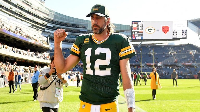 Aaron Rodgers Taunts Bears Fans at Soldier Field After Scoring Packers' Game-Sealing Touchdown