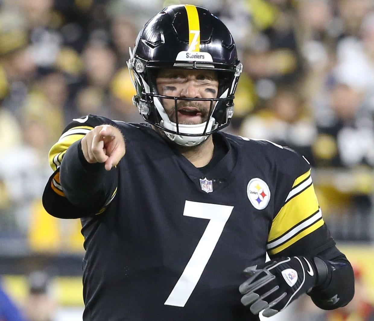 Final Score: Steelers QBs shine in 32-25 win over Seattle - Behind