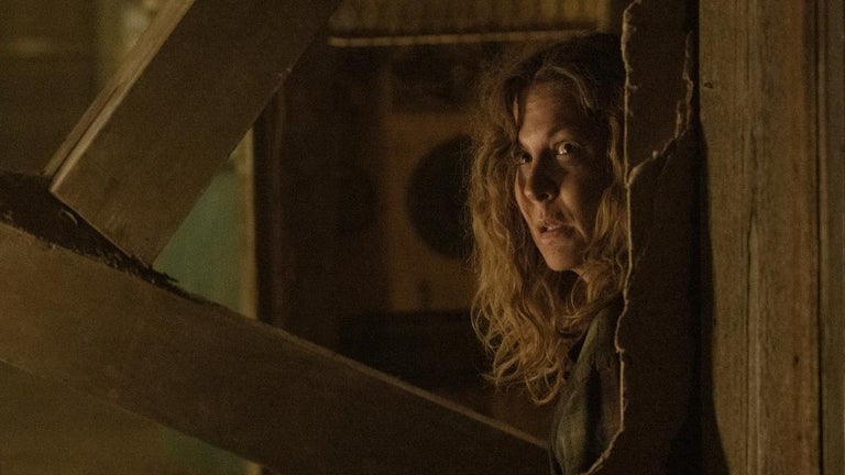 Jenna Elfman Talks Being 'All in' With 'Fear the Walking Dead' (Exclusive)
