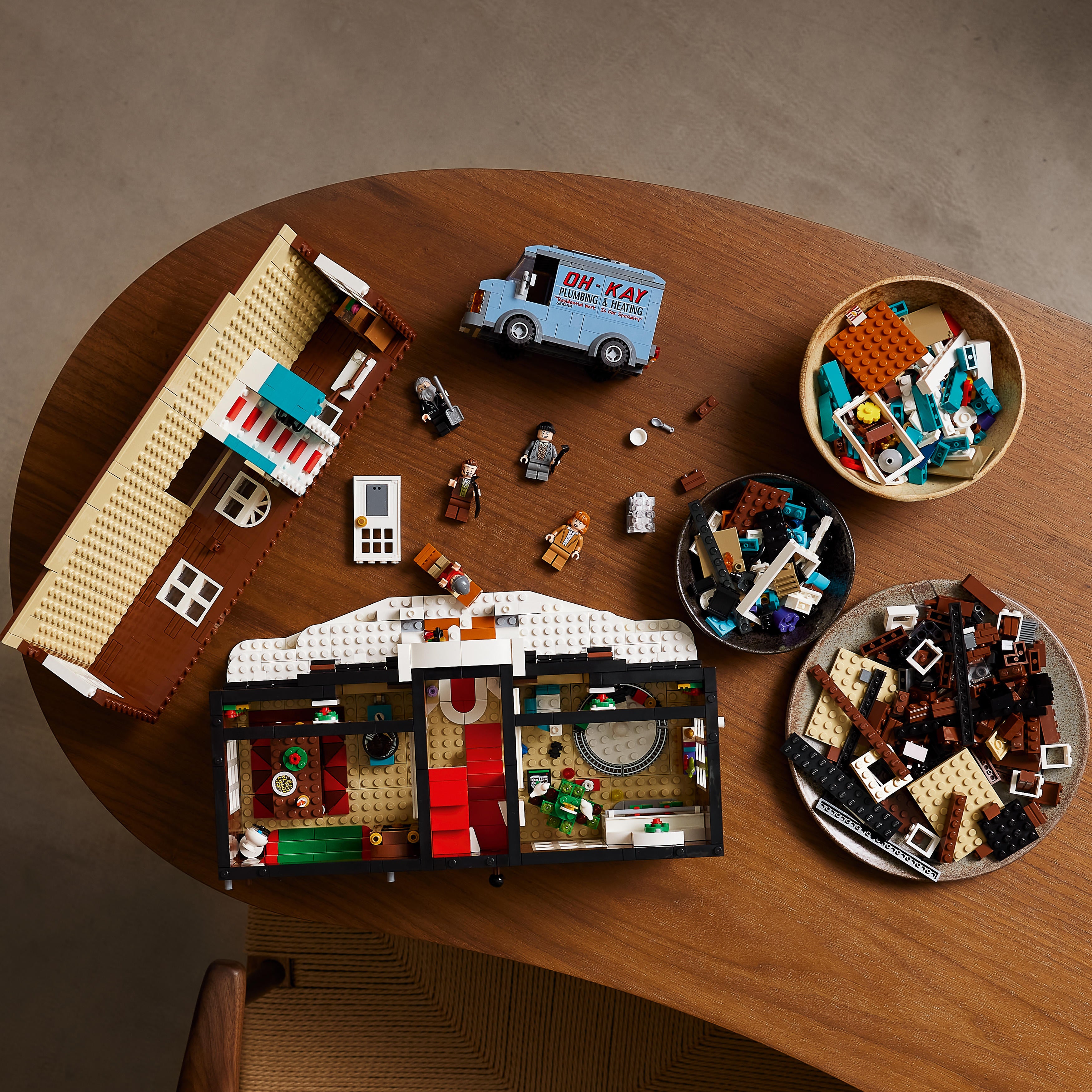 21330-lifestyle-build-crop.jpg 21330-lifestyle-build-crop.jpg