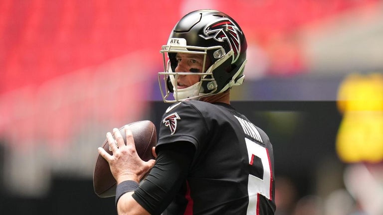 Matt Ryan's Hand Bloodied After Being Stepped on as Atlanta Falcons Face Carolina Panthers