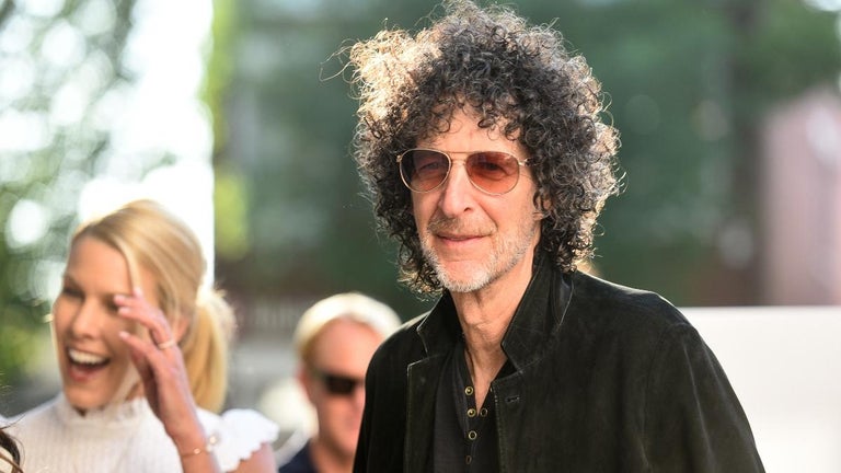 Howard Stern Blasts Aaron Rodgers for COVID-19 Vaccine Stance, Has Strong Suggestion for NFL