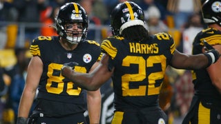 Former Steelers LB Cassius Marsh says he was 'hip-checked' by ref