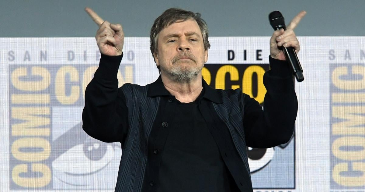 Mark Hamill Blasts Aaron Rodgers for 'Star Wars' Hoodie