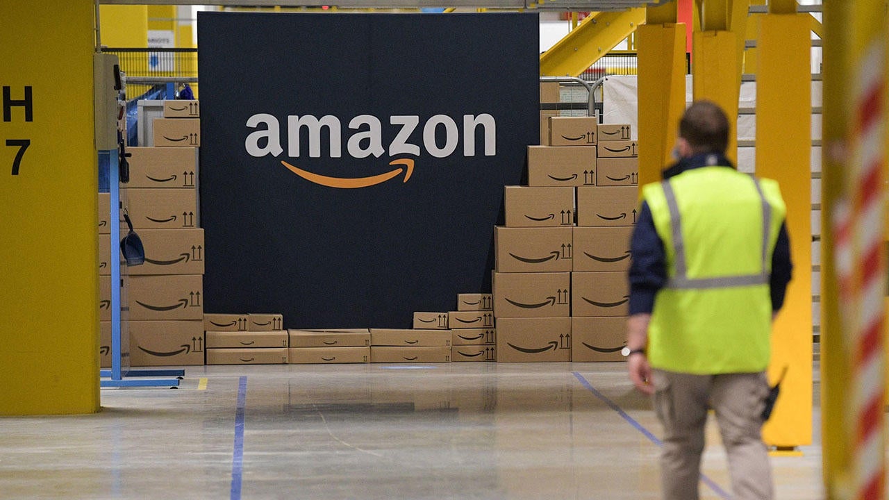 amazon-worker.jpg amazon-worker.jpg