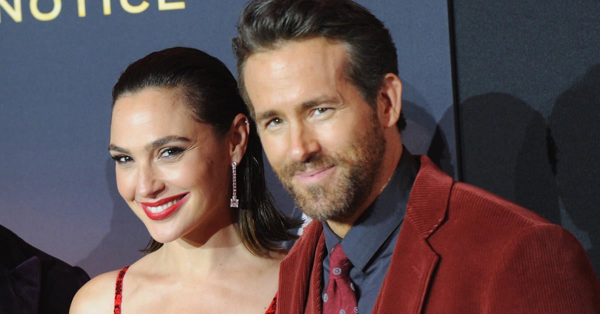 Ryan Reynolds and His Mom Photobomb Gal Gadot at the Red Notice Premiere