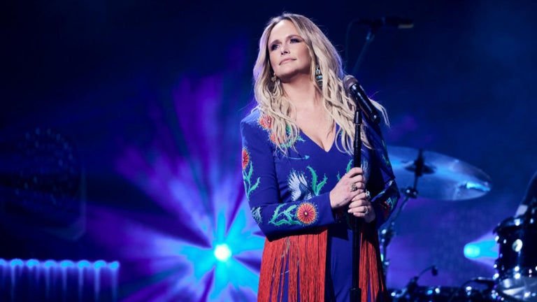 CMA Awards: Miranda Lambert's Opening Outfit Brings out All the Reactions