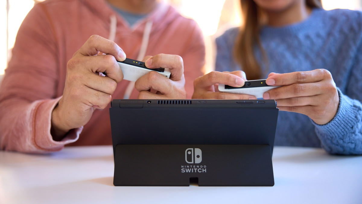 nintendo-switch-oled-photo-2.jpg