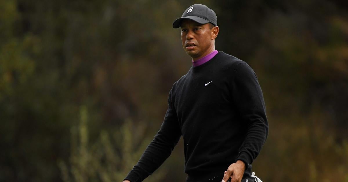 tiger-woods-spotted-walking-limp-9-months-after-car-accident