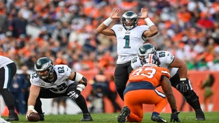 Dallas Goedert of the Philadelphia Eagles runs against the New News  Photo - Getty Images