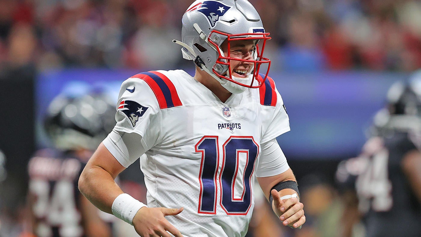 mac-jones-patriots-4.jpg