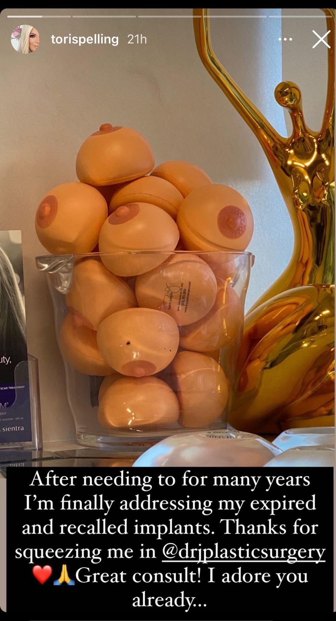 tori-spelling-breast-implants.jpg tori-spelling-breast-implants.jpg
