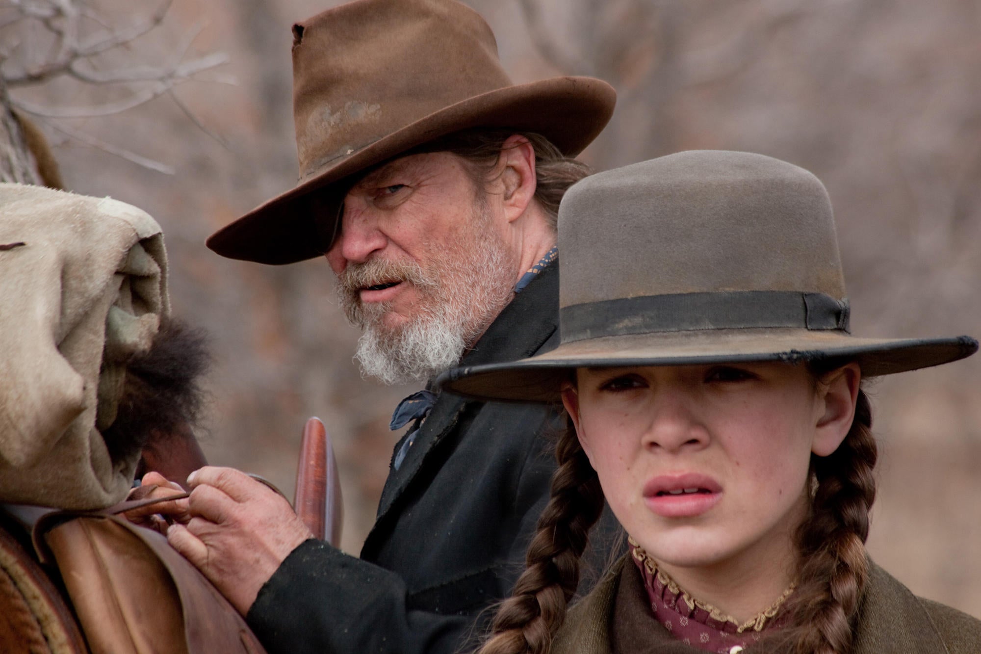 true-grit-hailee-steinfeld-jeff-bridges.jpg