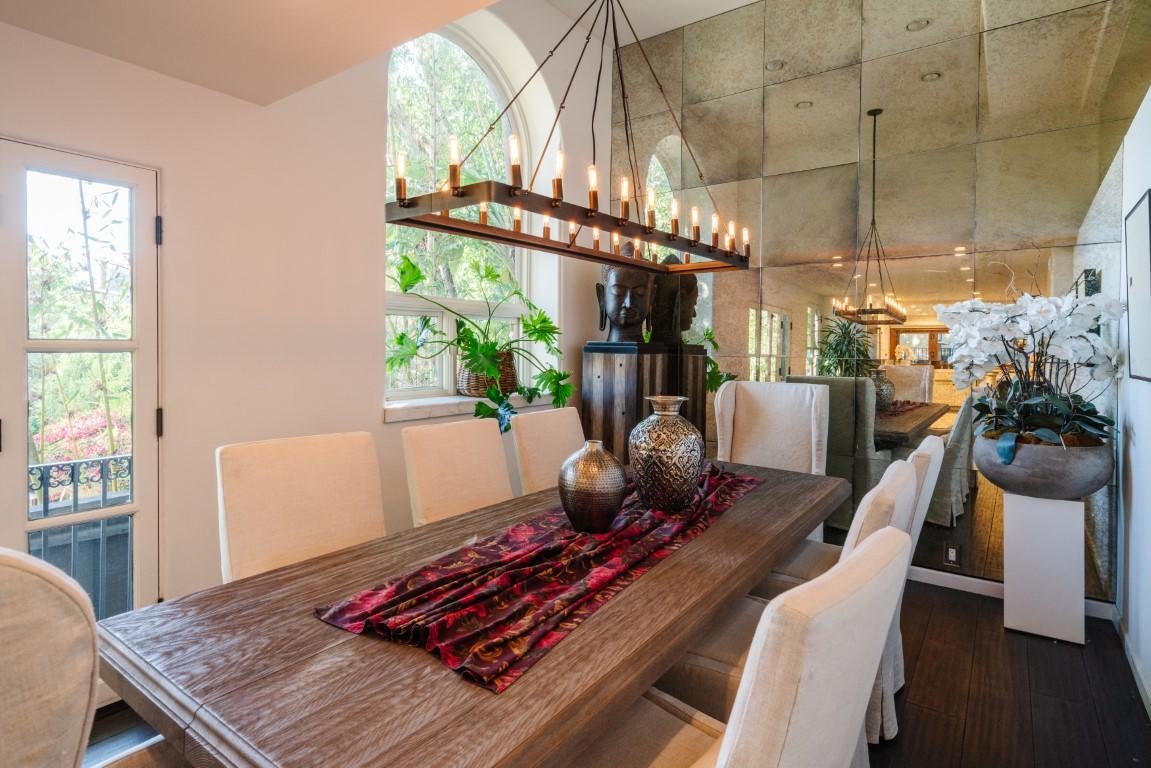 dining room.jpg dining room.jpg