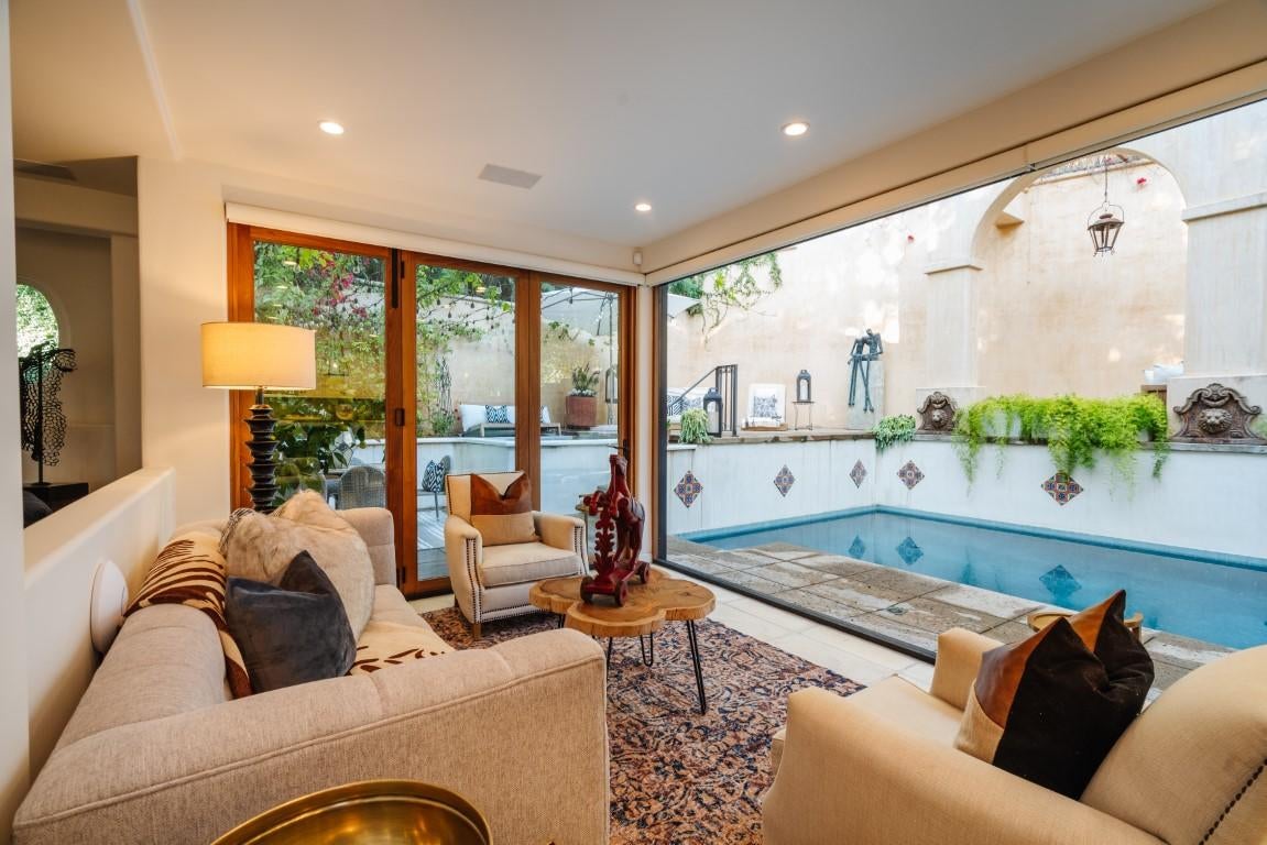 swimming-pool-clos.jpg swimming-pool-clos.jpg